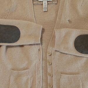 Ambercrombie and Fitch ladies sweater